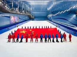 🚨🔵 官方消息：切尔西确认任命利亚姆·罗森尼尔为新任主教练，合同有效期至2032年6月。 这位新帅签下了一份为期六年半的合约。 来源：转会专家罗马诺