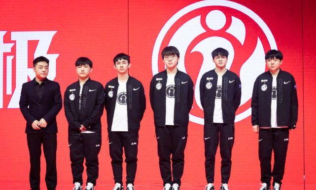 与此同时 与此同时